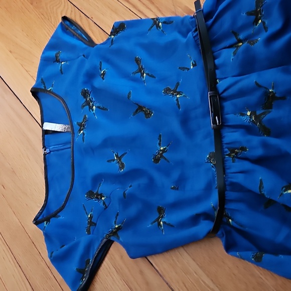 Kensie Blue A-Line Mini Dress, Cap Sleeves, Hummingbird Pattern, Belt, Zipper - Picture 2 of 12